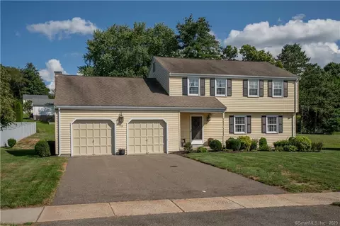 40 Farms Village Rd, Rocky Hill, CT 06067