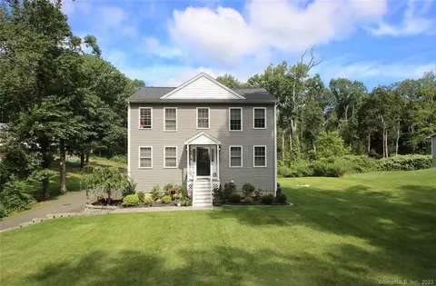 40 Laurel Hill Rd, Branford, CT 06405