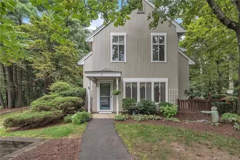17 Pepperidge Ct #17, Simsbury, CT 06070