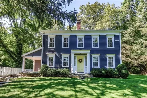 7125 Old Turnpike Rd, Trumbull, CT 06611