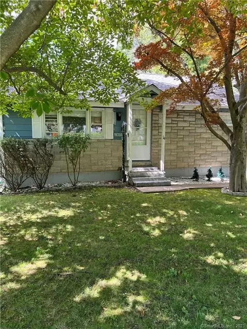 14 Wilkes Rd, Danbury, CT 06811