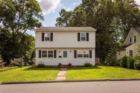 34 Hillside St, Manchester, CT 06042