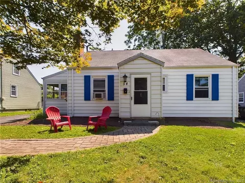 54 Holbrook St, Milford, CT 06460