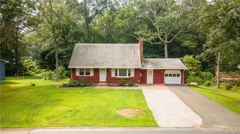 25 Laurel Leaf Dr, Ledyard, CT 06335