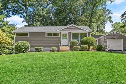 153 Glen Ridge Rd, Fairfield, CT 06825