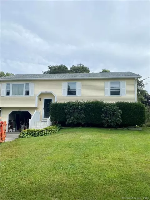 42 Meadow St, Groton, CT 06355