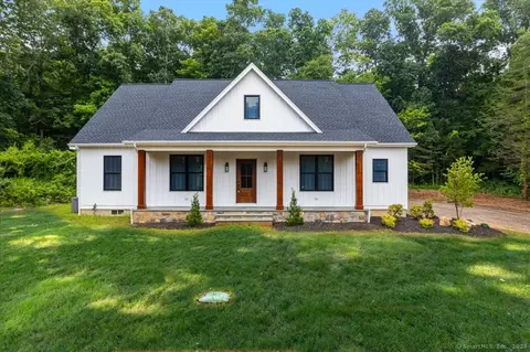 128 Kelseytown Rd # B, Clinton, CT 06413