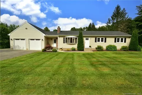 281 Abbe Rd, Enfield, CT 06082