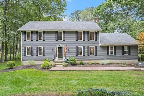 86 Hurd Rd, Trumbull, CT 06611