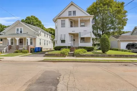 2 James St, Meriden, CT 06451