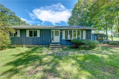 808 Warrenville Rd, Mansfield, CT 06250