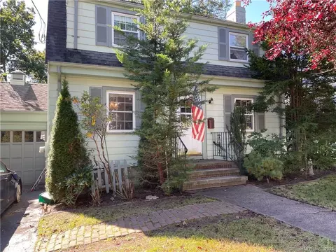 71 Dessa Dr, Hamden, CT 06517