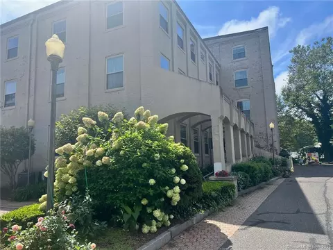 146 High St #204, Milford, CT 06460