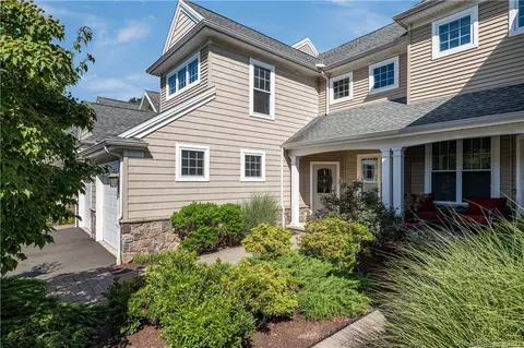 52 Bradford Walk, Farmington, CT 06032
