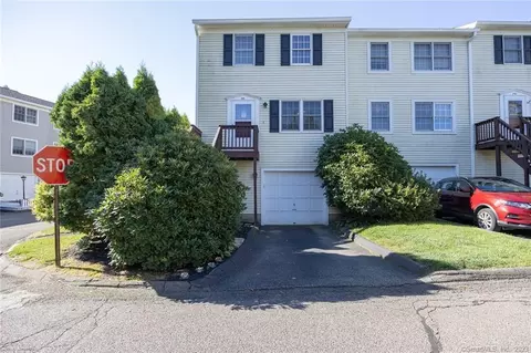 108 Summit Cmn #108, Derby, CT 06418