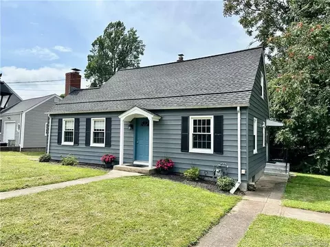 2 Belvedere Rd, North Haven, CT 06473