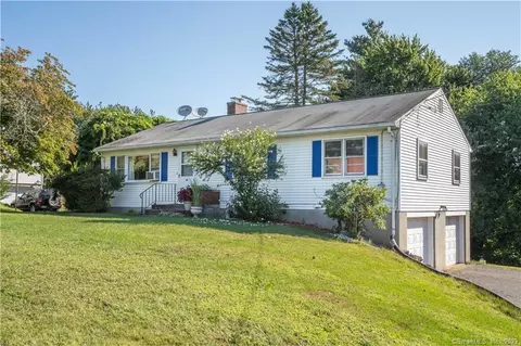 49 Skinner Rd, East Windsor, CT 06016