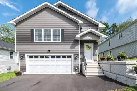 55 Matthew Rd, Branford, CT 06405