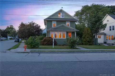 93 Plant St, New London, CT 06320