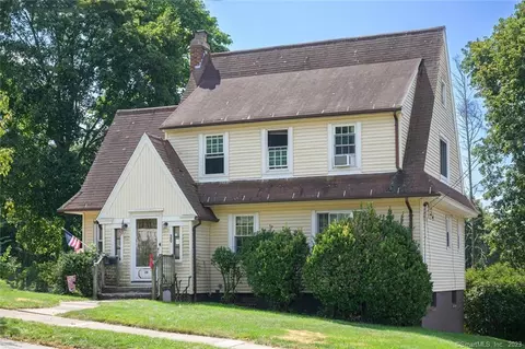 30 Trumbull St, Meriden, CT 06451