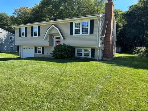 72 Fawn Hill Dr, Westbrook, CT 06498