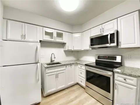 445 Hope St #21, Stamford, CT 06906
