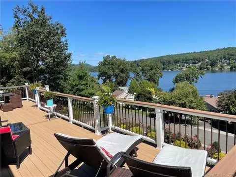 81 N Lake Shore Dr, Brookfield, CT 06804