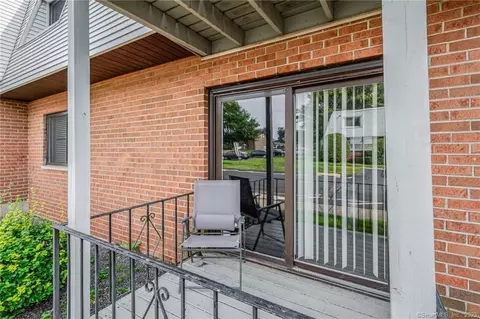 250 Richard St #1, Newington, CT 06111