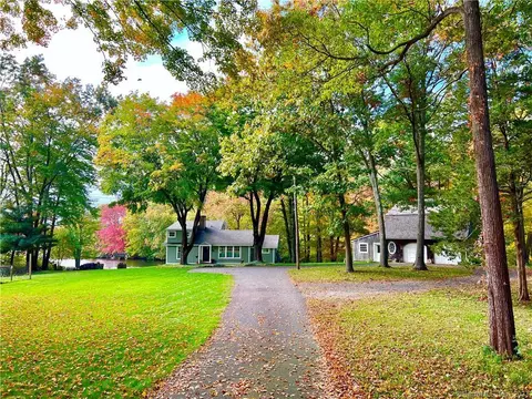 88 Grassy Hill Rd, Old Lyme, CT 06371