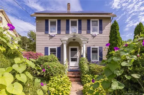 44 Scotland St, Ansonia, CT 06401