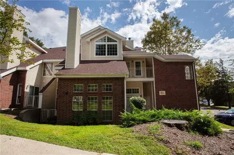 182 Carriage Crossing Ln #182, Middletown, CT 06457
