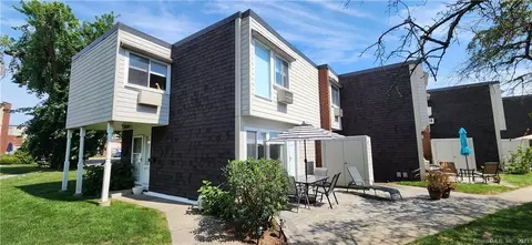 100 West Walk #100, West Haven, CT 06516