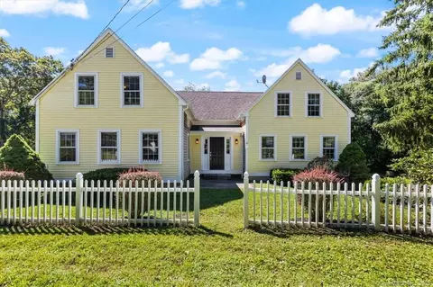 47 Cow Hill Rd, Clinton, CT 06413