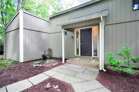 6 Weldon Ct, Goshen, CT 06756