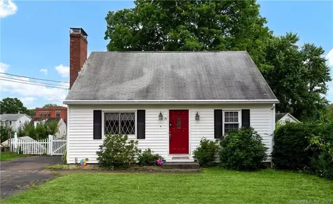 39 Matthews St, Southington, CT 06489