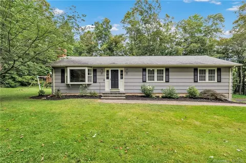 141 Oak Hill Dr, Southbury, CT 06488