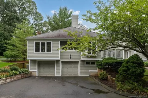 101 Hotchkiss Grove Rd #4, Branford, CT 06405