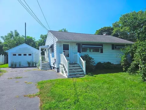 4 Cranston Dr, Groton, CT 06340