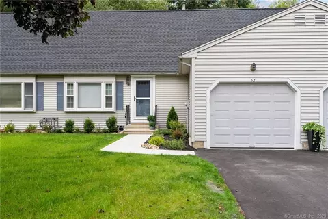 52 Deer Run Trl, Manchester, CT 06040