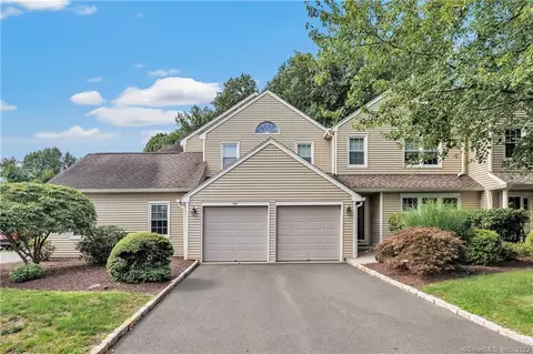 444 Pitkin Holw #444, Trumbull, CT 06611