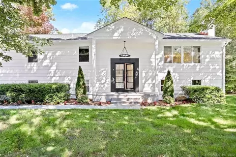 31 Hogan Trl, Westport, CT 06880