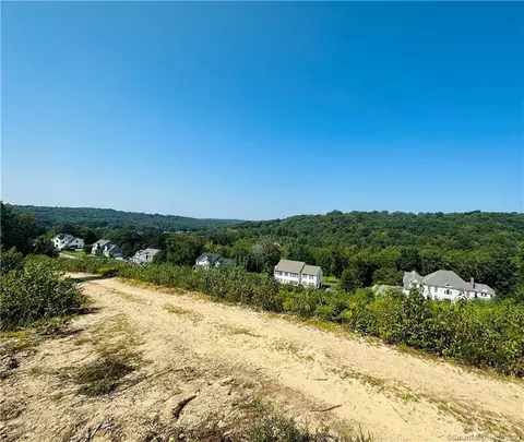 5 Upper Kensington Dr, East Lyme, CT 06333