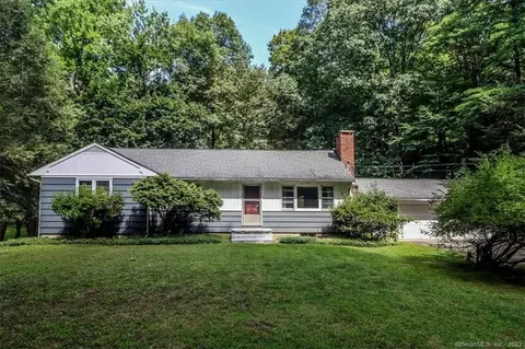 45 Old Middle Rd, Brookfield, CT 06804