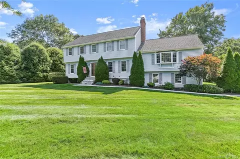 27 Ballaro Dr, Shelton, CT 06484