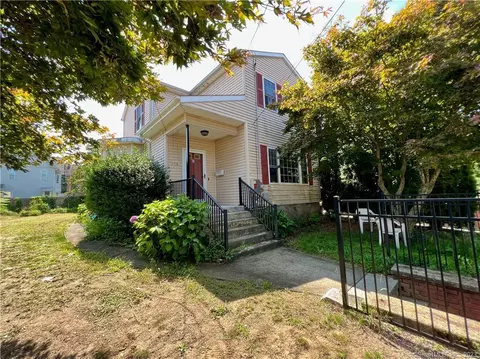 106 Tremont St, Ansonia, CT 06401