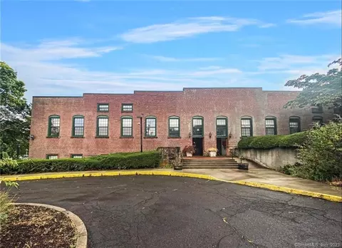 1 Front St #104, New Haven, CT 06513