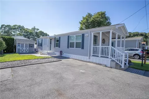 9 Oak Dr, Westbrook, CT 06498