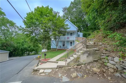 26 Mount Pleasant St, Derby, CT 06418