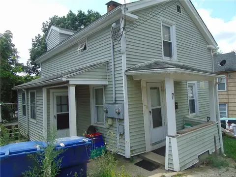 7 Fleet St, Waterbury, CT 06704