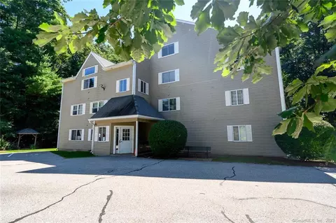 67 Perry St #121, Putnam, CT 06260